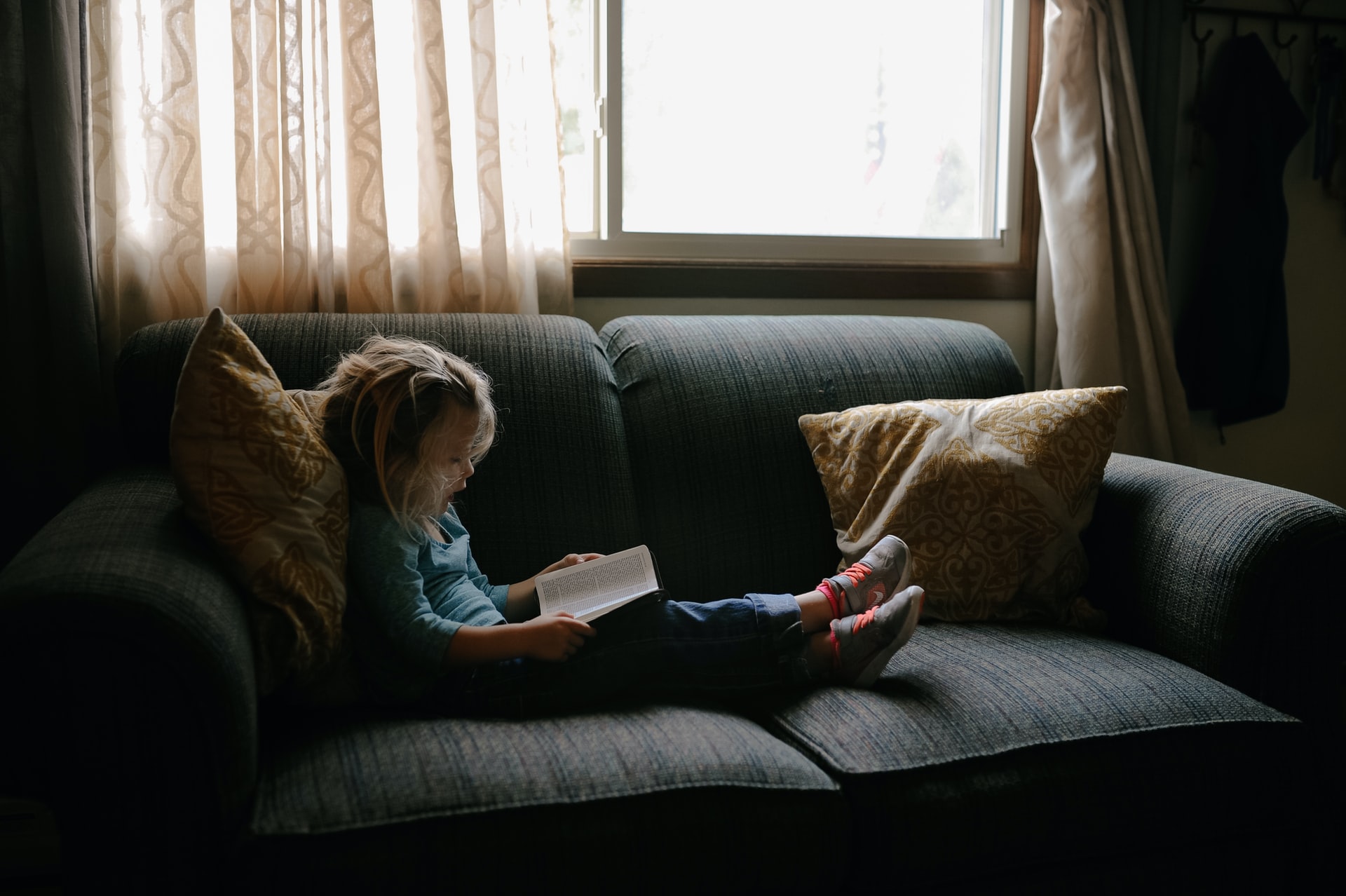 Jak pomóc dziecku mającemu problemy z czytaniem?