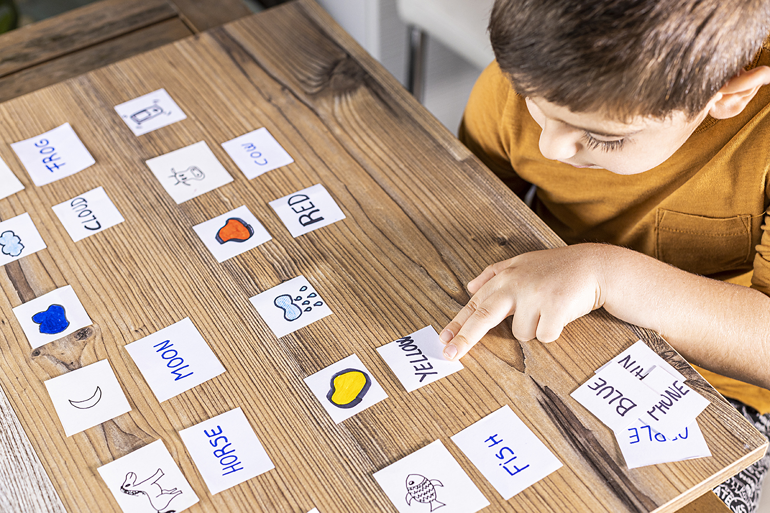 Jak uczyć dziecko języka obcego przez zabawę?